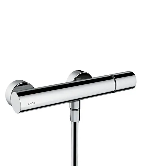 Brausemischer von AXOR, mit einem schlanken, verchromten Design und einem zentralen Hebel zur Steuerung von Wasserfl flow und Temperatur. An der Wand montiert.